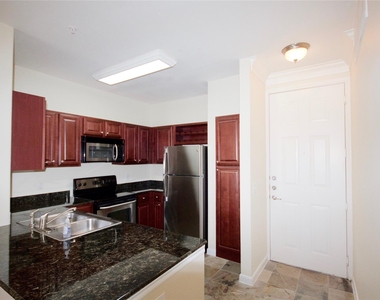 7575 Kirby Drive - Photo Thumbnail 15