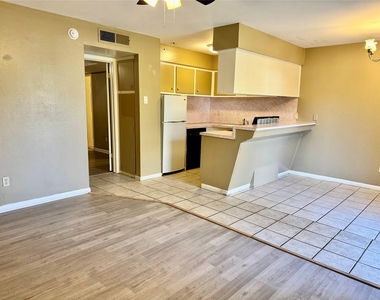 2201 North Grand Boulevard - Photo Thumbnail 3