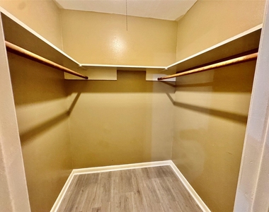 2201 North Grand Boulevard - Photo Thumbnail 8