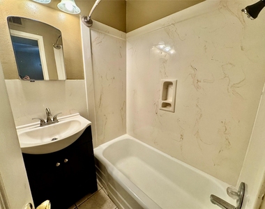 2201 North Grand Boulevard - Photo Thumbnail 12