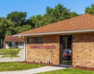 602 W Van Dorn Street - Photo Thumbnail 1