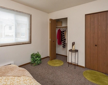 225 Sugar Creek Lane - Photo Thumbnail 7