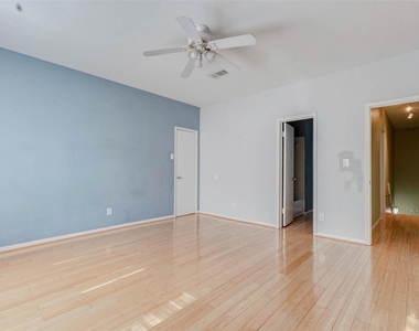 3800 Tanglewilde Street - Photo Thumbnail 14