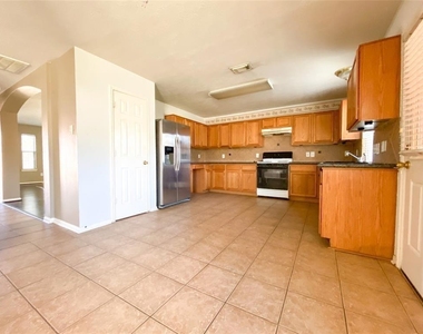 20823 Oak Rain Court - Photo Thumbnail 2