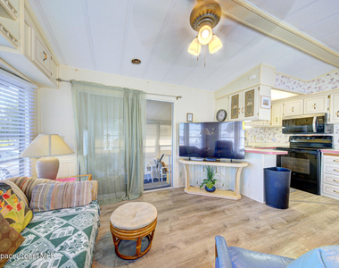 283 Buffalo Place - Photo Thumbnail 9
