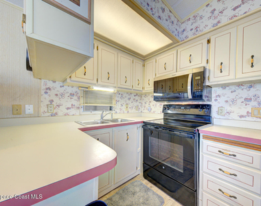 283 Buffalo Place - Photo Thumbnail 11
