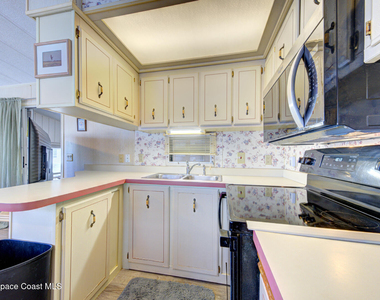 283 Buffalo Place - Photo Thumbnail 10