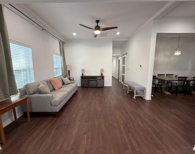 1717 Weber Street - Photo Thumbnail 3
