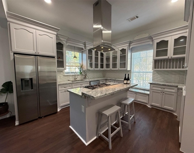 1717 Weber Street - Photo Thumbnail 5