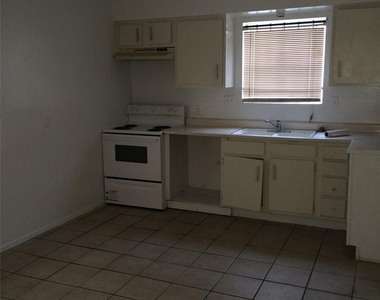 11830 Mosscrest Drive - Photo Thumbnail 10