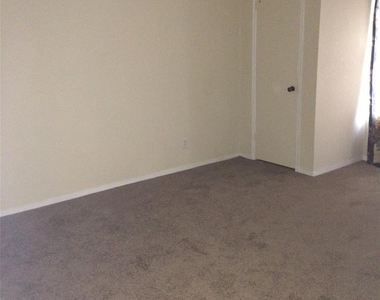 11830 Mosscrest Drive - Photo Thumbnail 12