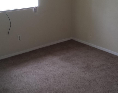 11830 Mosscrest Drive - Photo Thumbnail 6