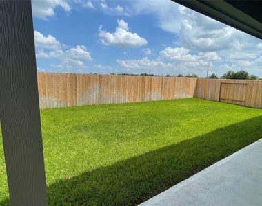 12418 Pelican Bay - Photo Thumbnail 25