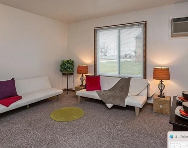 918 E 17th Street - Photo Thumbnail 3