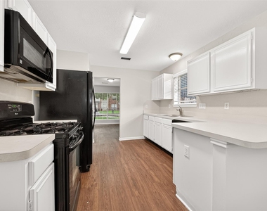 28811 Stapleford Street - Photo Thumbnail 10