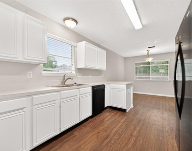 28811 Stapleford Street - Photo Thumbnail 8