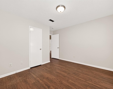 28811 Stapleford Street - Photo Thumbnail 15