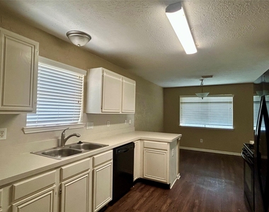 28811 Stapleford Street - Photo Thumbnail 2
