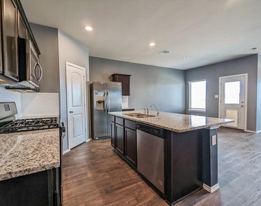 14541 Montclair Way - Photo Thumbnail 6