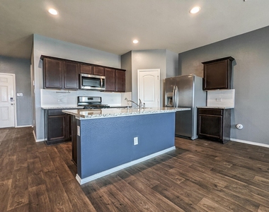 14541 Montclair Way - Photo Thumbnail 4