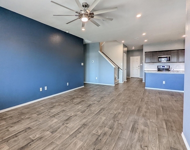 14541 Montclair Way - Photo Thumbnail 10