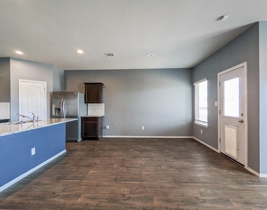 14541 Montclair Way - Photo Thumbnail 8