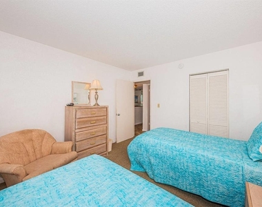 5801 Bahia Del Mar Circle - Photo Thumbnail 18