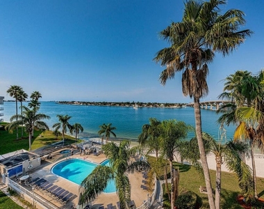 5801 Bahia Del Mar Circle - Photo Thumbnail 11