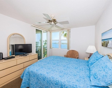 5801 Bahia Del Mar Circle - Photo Thumbnail 12