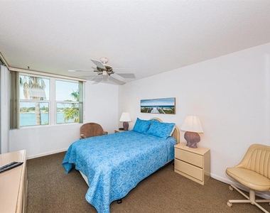 5801 Bahia Del Mar Circle - Photo Thumbnail 14