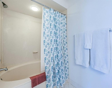 5801 Bahia Del Mar Circle - Photo Thumbnail 19