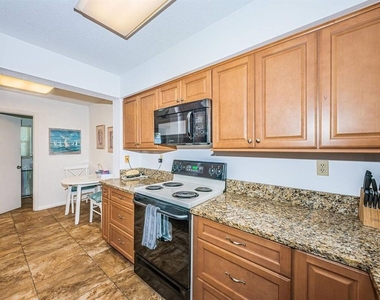 5801 Bahia Del Mar Circle - Photo Thumbnail 3