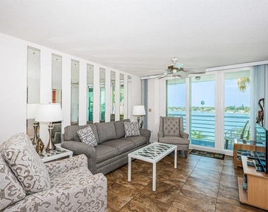 5801 Bahia Del Mar Circle - Photo Thumbnail 9
