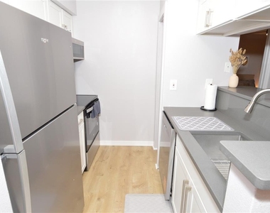 8653 Fancy Finch Drive - Photo Thumbnail 5