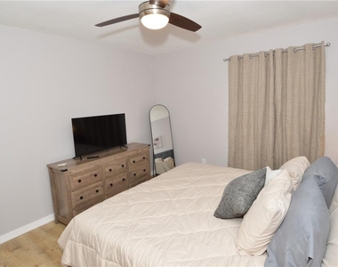 8653 Fancy Finch Drive - Photo Thumbnail 43