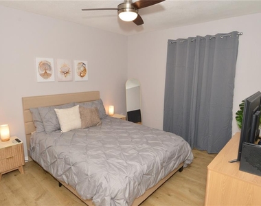 8653 Fancy Finch Drive - Photo Thumbnail 20