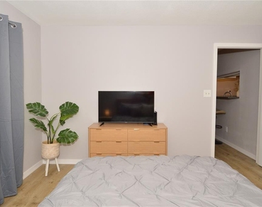 8653 Fancy Finch Drive - Photo Thumbnail 34