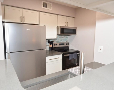 8653 Fancy Finch Drive - Photo Thumbnail 4