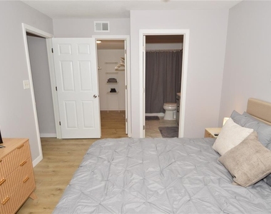 8653 Fancy Finch Drive - Photo Thumbnail 30
