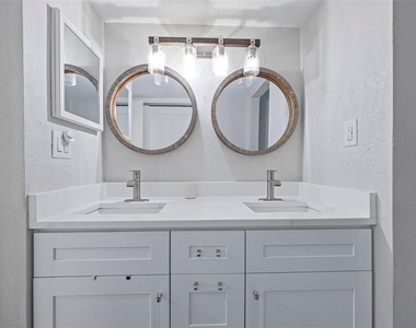 1008 Apollo Beach Boulevard - Photo Thumbnail 18