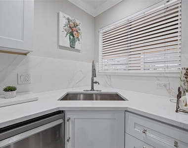 1008 Apollo Beach Boulevard - Photo Thumbnail 8