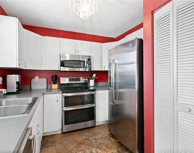 2511 Avenue C - Photo Thumbnail 6
