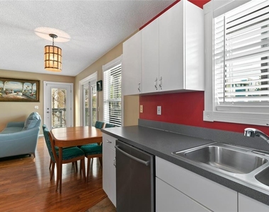 2511 Avenue C - Photo Thumbnail 7