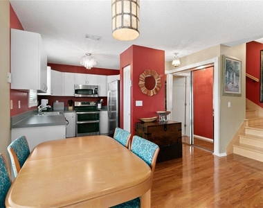 2511 Avenue C - Photo Thumbnail 5