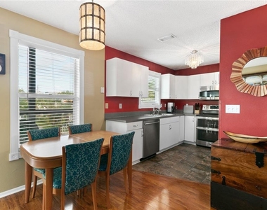 2511 Avenue C - Photo Thumbnail 8