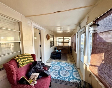 524 E Lime Street - Photo Thumbnail 4