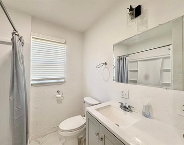 524 E Lime Street - Photo Thumbnail 11
