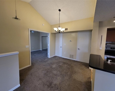 421 Fountainhead Circle - Photo Thumbnail 7