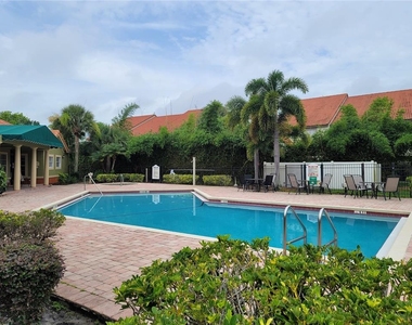 421 Fountainhead Circle - Photo Thumbnail 16