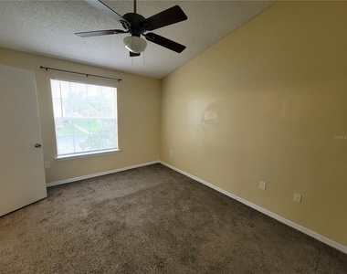 421 Fountainhead Circle - Photo Thumbnail 9